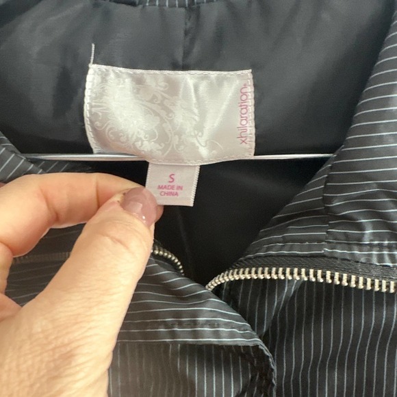 Xhilaration rain jacket - Picture 3 of 4